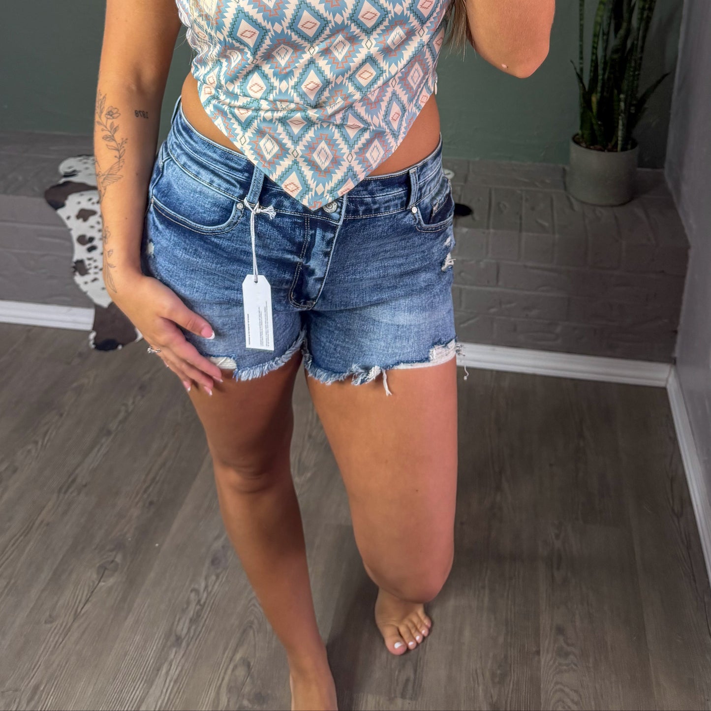 HIGH Rise Shorts W/ Frayed Hem